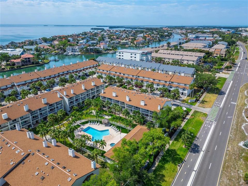 На продажу: $610,000 (3 спален, 3 ванн, 1585 Квадратных фут)
