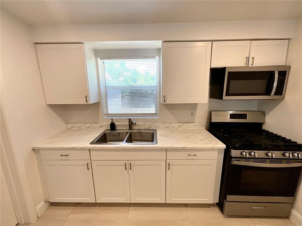 For Rent: $2,295 (3 beds, 1 baths, 1125 Square Feet)
