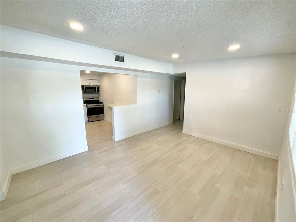 For Rent: $2,295 (3 beds, 1 baths, 1125 Square Feet)