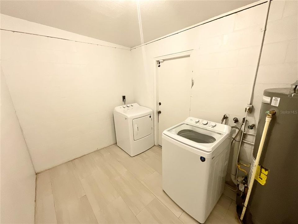 For Rent: $2,295 (3 beds, 1 baths, 1125 Square Feet)
