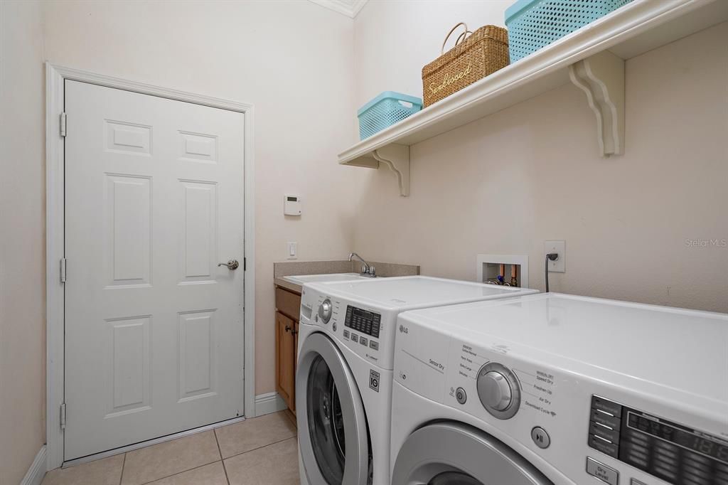 В аренду: $3,300 (4 спален, 3 ванн, 3105 Квадратных фут)