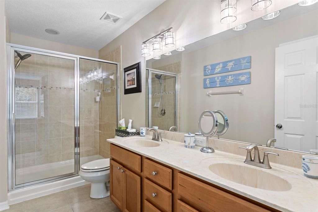 Activo con contrato: $349,999 (2 camas, 2 baños, 1676 Pies cuadrados)