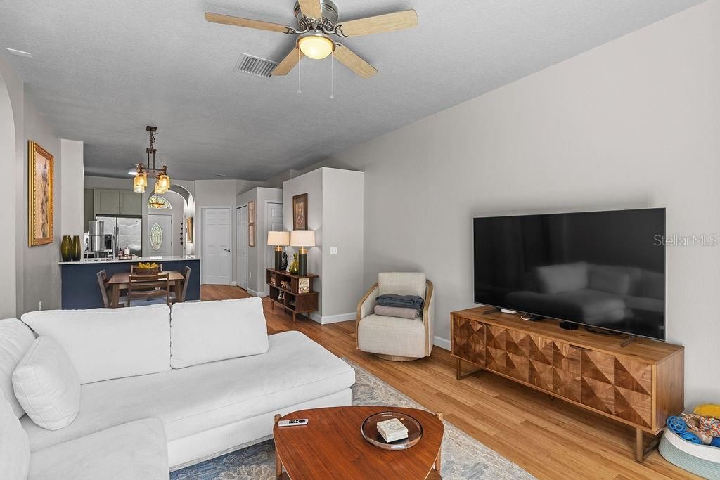 Active With Contract: $399,900 (4 beds, 2 baths, 1756 Square Feet)