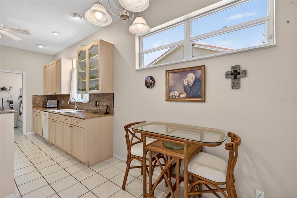 Activo con contrato: $339,000 (2 camas, 2 baños, 1692 Pies cuadrados)