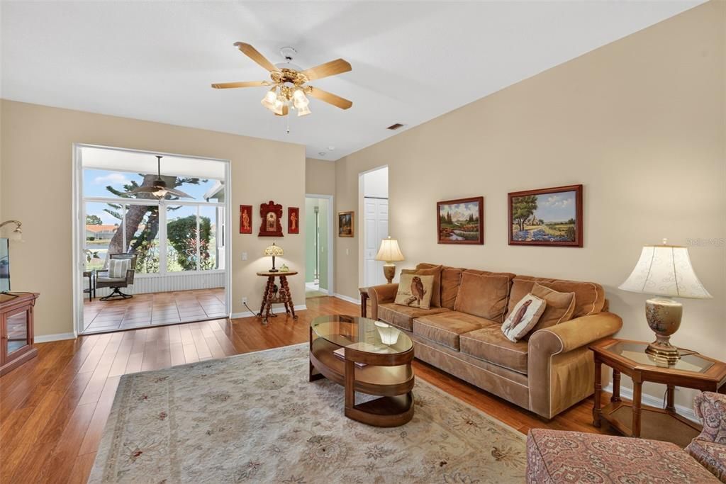 Activo con contrato: $339,000 (2 camas, 2 baños, 1692 Pies cuadrados)