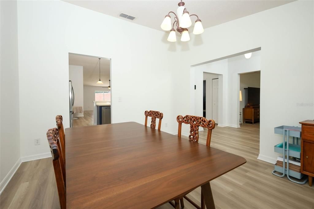 Active With Contract: $529,990 (5 beds, 2 baths, 2487 Square Feet)