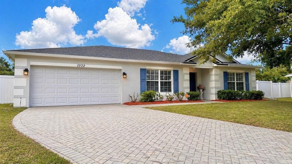 Active With Contract: $529,990 (5 beds, 2 baths, 2487 Square Feet)