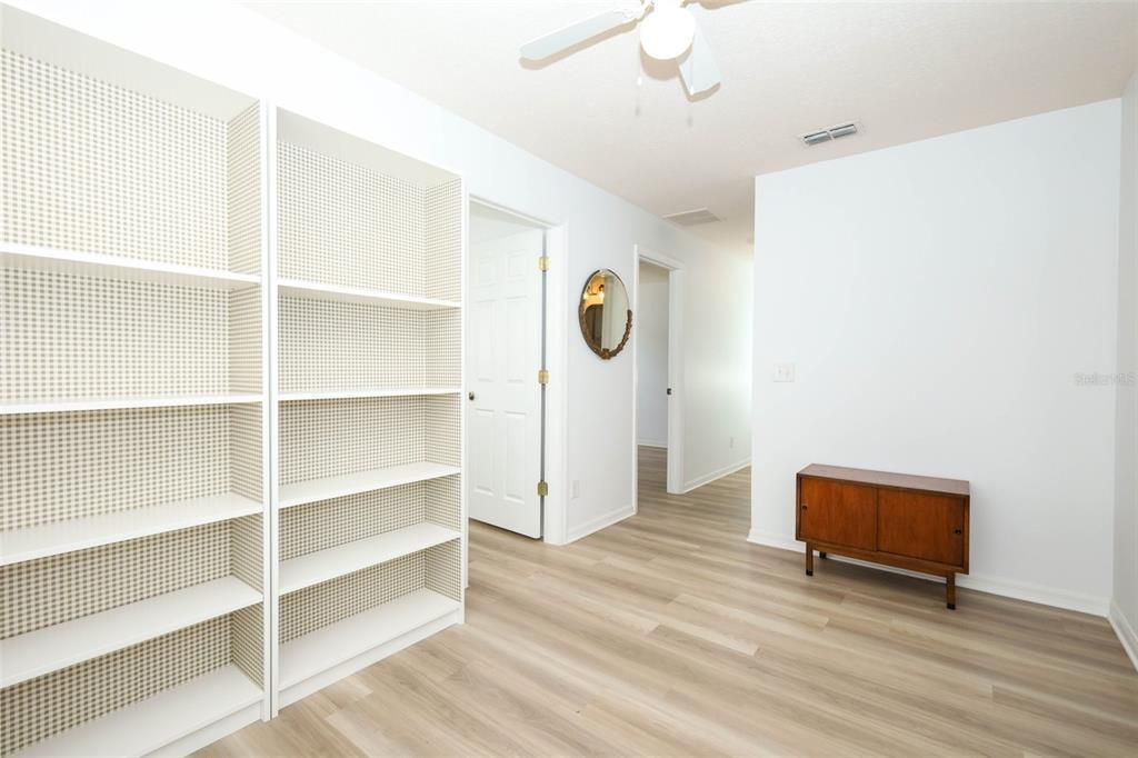 Active With Contract: $529,990 (5 beds, 2 baths, 2487 Square Feet)