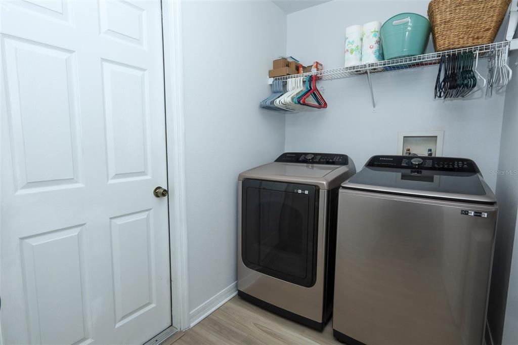 Active With Contract: $529,990 (5 beds, 2 baths, 2487 Square Feet)