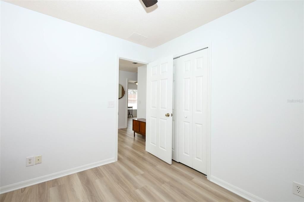 Active With Contract: $529,990 (5 beds, 2 baths, 2487 Square Feet)