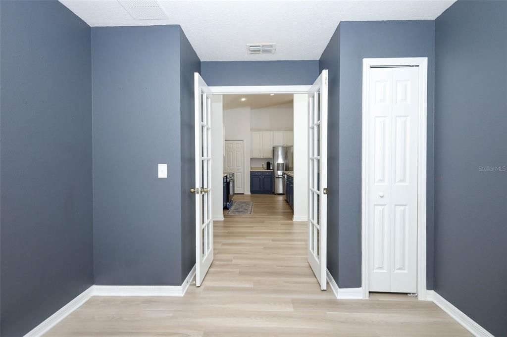 Active With Contract: $529,990 (5 beds, 2 baths, 2487 Square Feet)