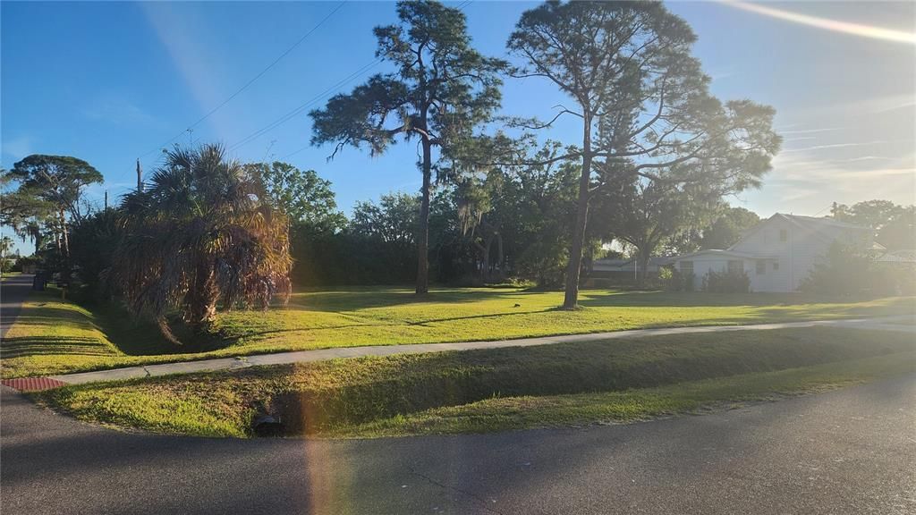 待售: $179,000 (0.24 acres)