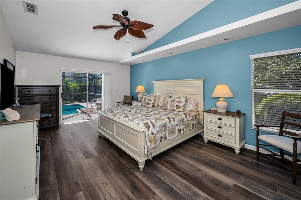 Active With Contract: $749,900 (3 beds, 2 baths, 2078 Square Feet)