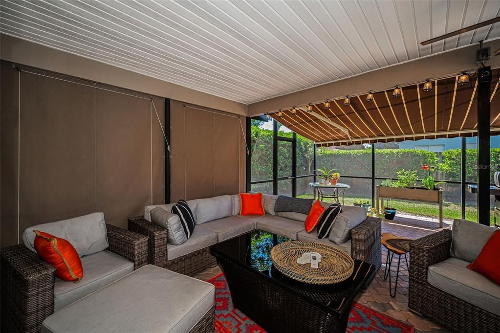 Active With Contract: $749,900 (3 beds, 2 baths, 2078 Square Feet)
