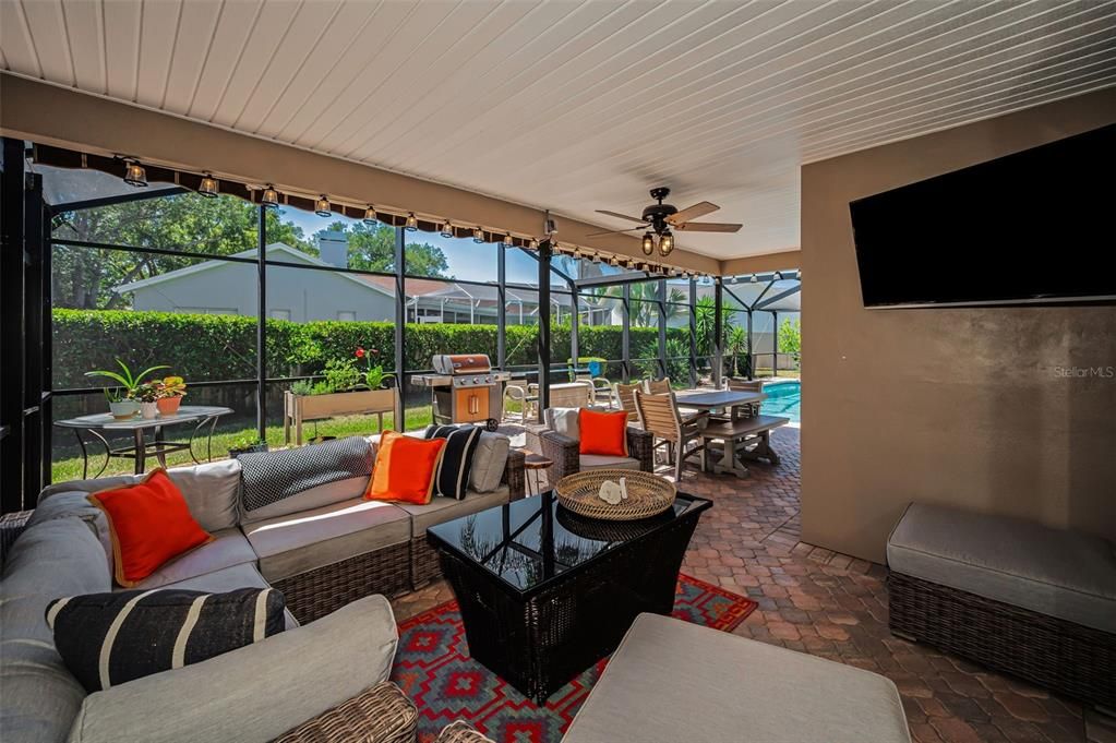 Active With Contract: $749,900 (3 beds, 2 baths, 2078 Square Feet)