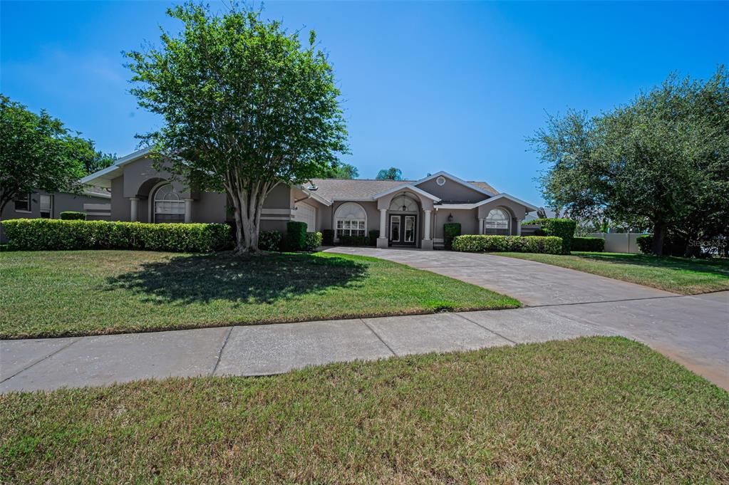 Active With Contract: $749,900 (3 beds, 2 baths, 2078 Square Feet)
