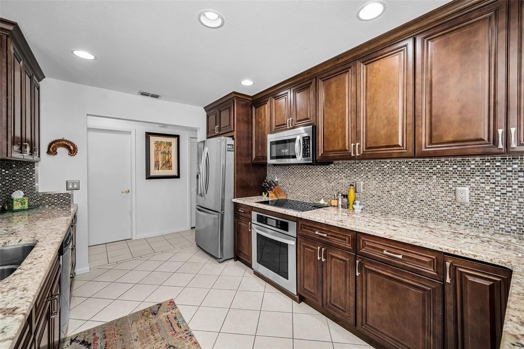 Active With Contract: $749,900 (3 beds, 2 baths, 2078 Square Feet)