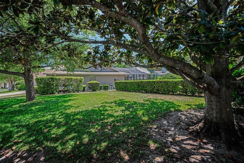 Active With Contract: $749,900 (3 beds, 2 baths, 2078 Square Feet)