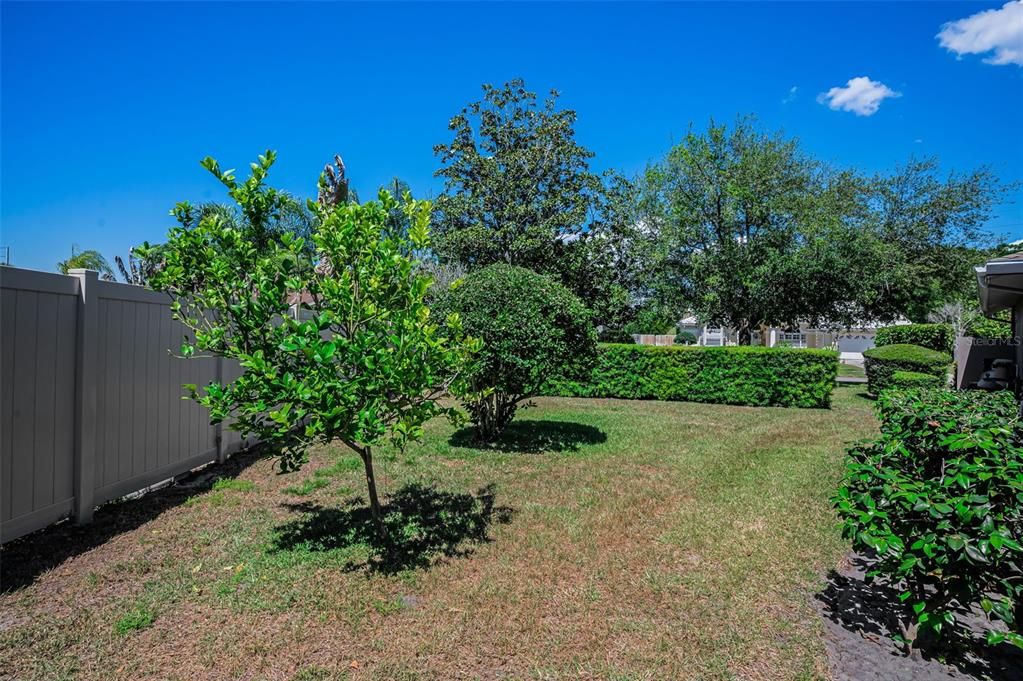 Active With Contract: $749,900 (3 beds, 2 baths, 2078 Square Feet)