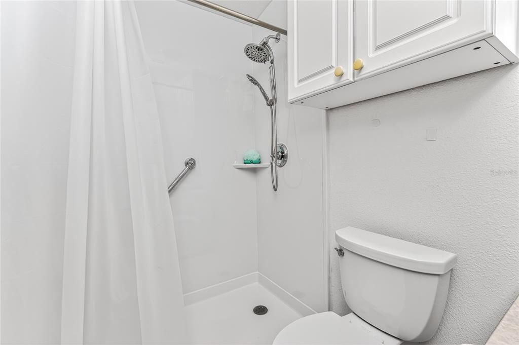 Activo con contrato: $185,000 (2 camas, 2 baños, 1128 Pies cuadrados)