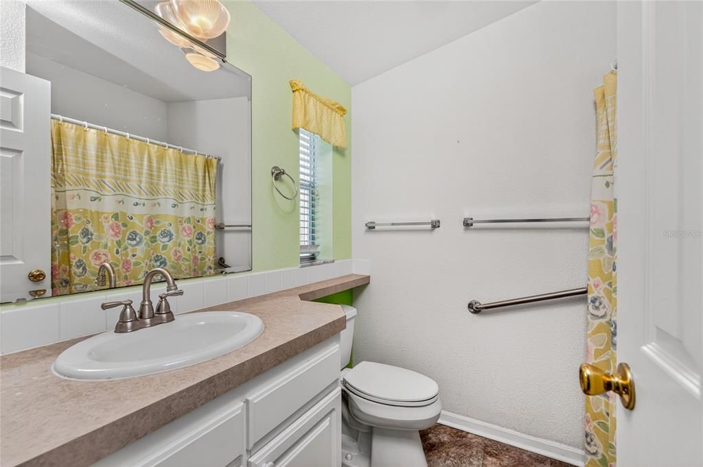 Activo con contrato: $185,000 (2 camas, 2 baños, 1128 Pies cuadrados)
