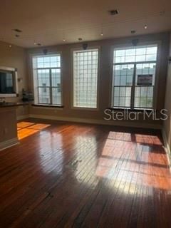 For Rent: $2,850 (2 beds, 2 baths, 1888 Square Feet)