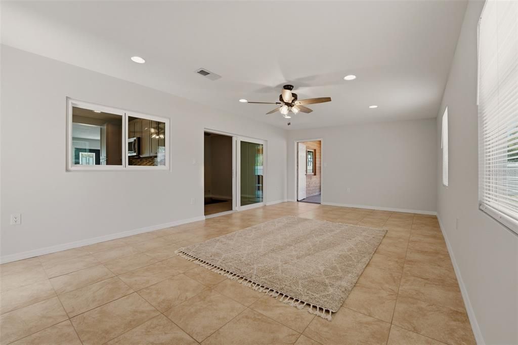 Active With Contract: $254,900 (3 beds, 1 baths, 1205 Square Feet)