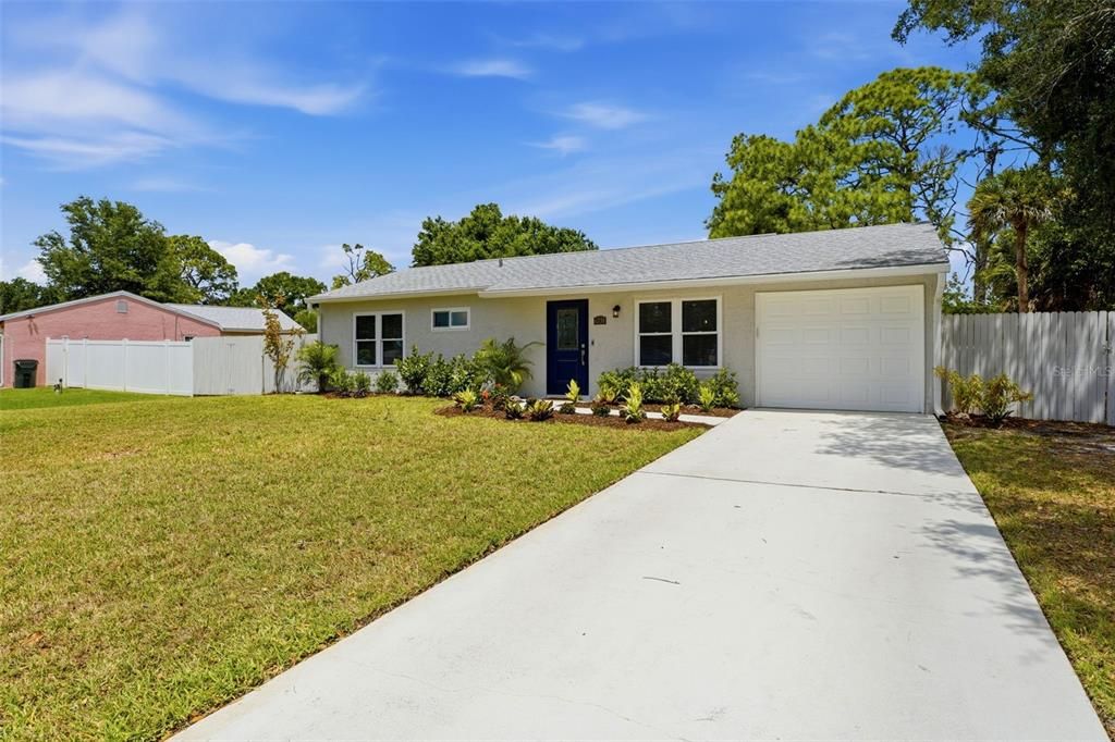 Active With Contract: $254,900 (3 beds, 1 baths, 1205 Square Feet)
