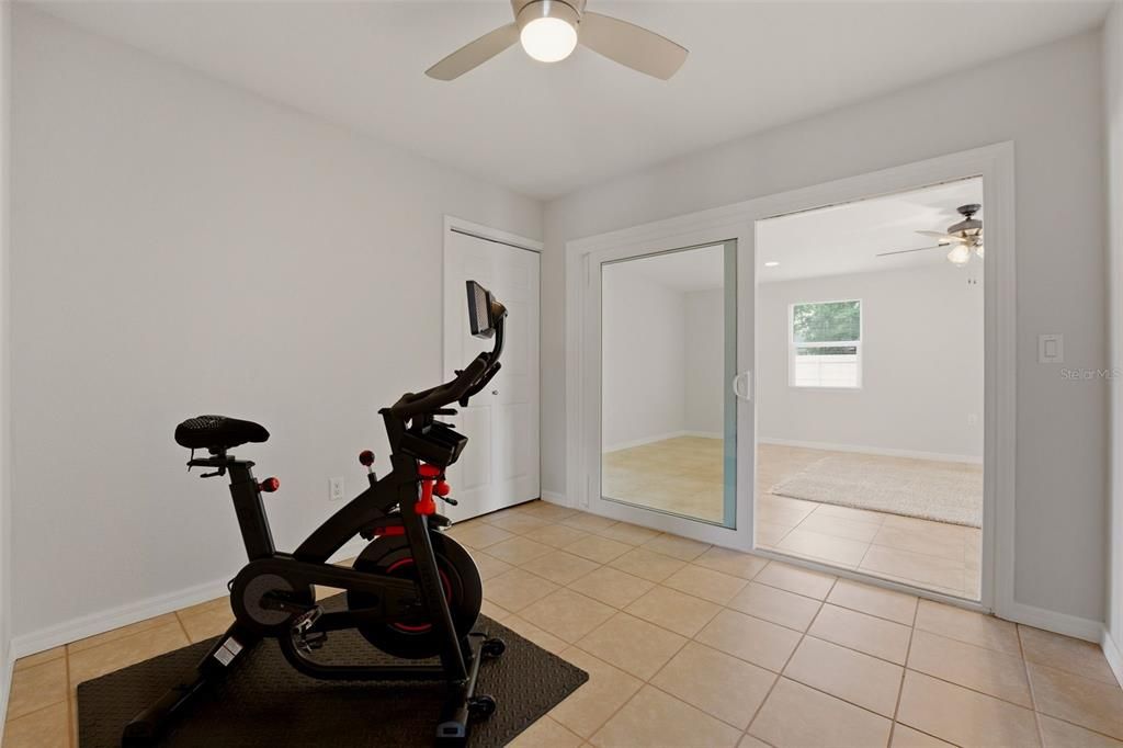 Active With Contract: $254,900 (3 beds, 1 baths, 1205 Square Feet)