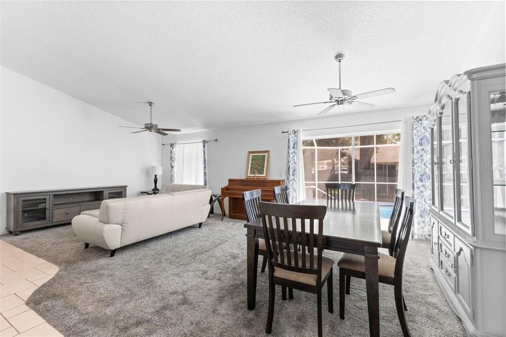 Active With Contract: $380,000 (3 beds, 2 baths, 1608 Square Feet)