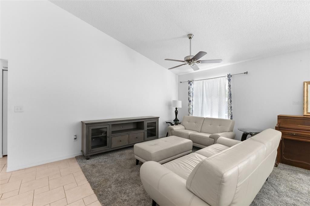 Active With Contract: $380,000 (3 beds, 2 baths, 1608 Square Feet)