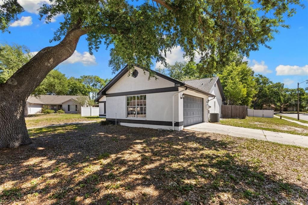 Active With Contract: $380,000 (3 beds, 2 baths, 1608 Square Feet)