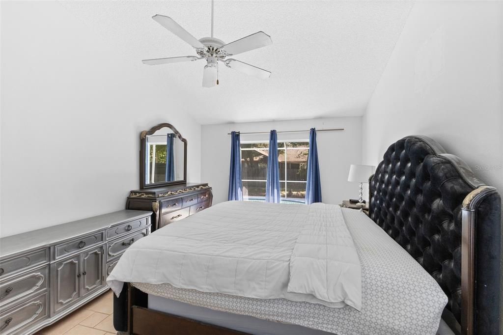 Active With Contract: $380,000 (3 beds, 2 baths, 1608 Square Feet)