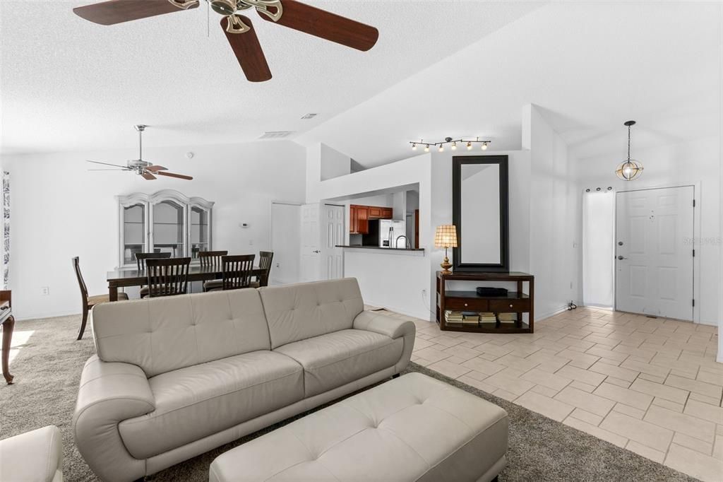 Active With Contract: $380,000 (3 beds, 2 baths, 1608 Square Feet)