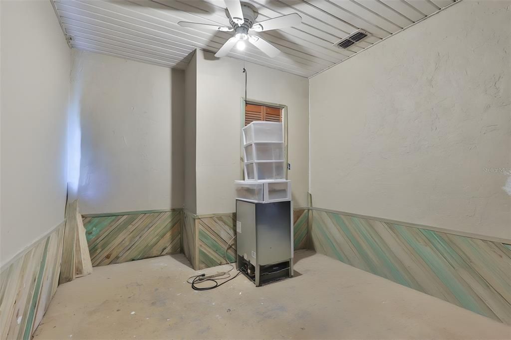 For Sale: $160,000 (2 beds, 1 baths, 1024 Square Feet)