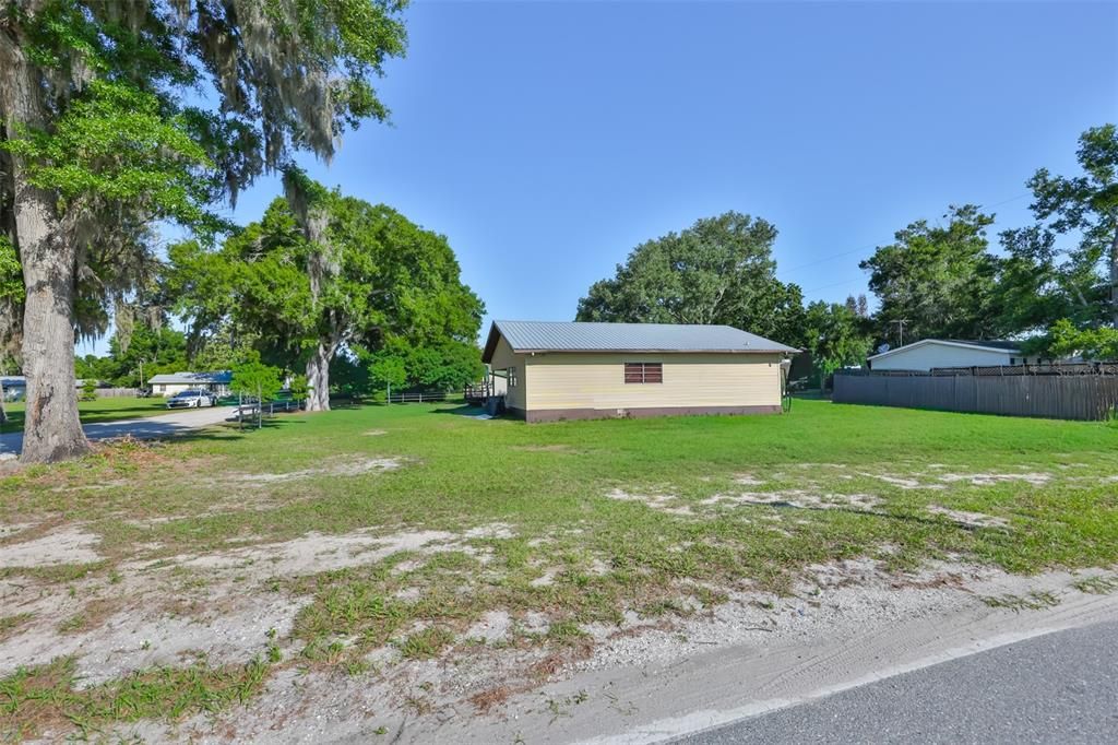 For Sale: $160,000 (2 beds, 1 baths, 1024 Square Feet)