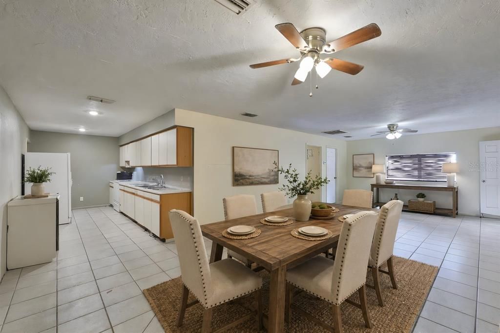 For Sale: $160,000 (2 beds, 1 baths, 1024 Square Feet)