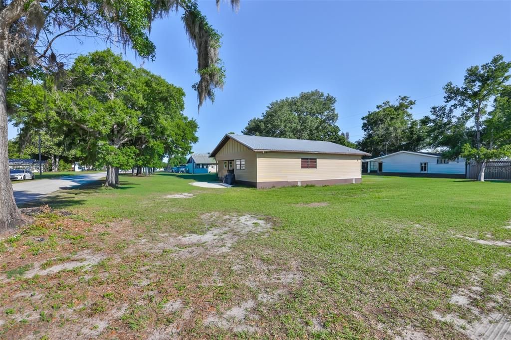 For Sale: $160,000 (2 beds, 1 baths, 1024 Square Feet)