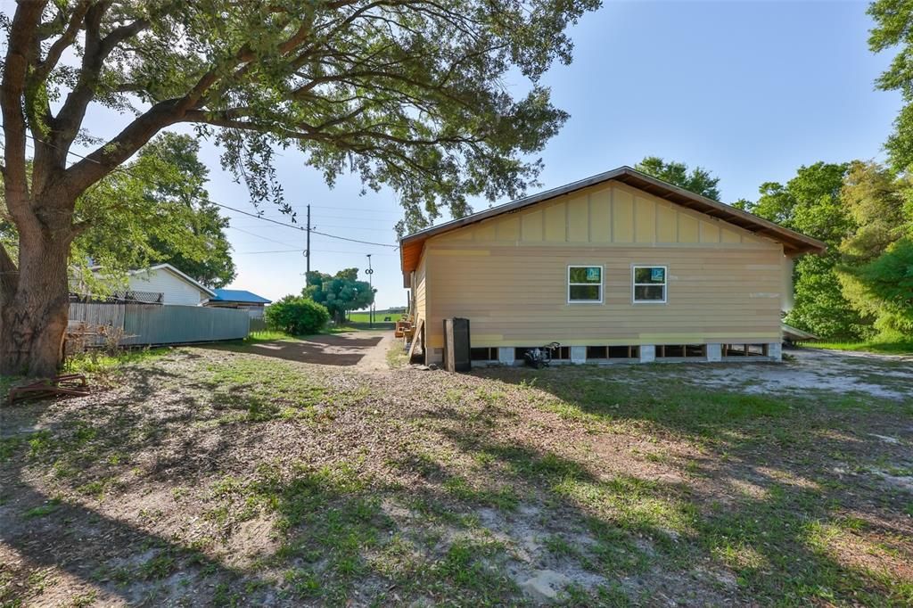 For Sale: $160,000 (2 beds, 1 baths, 1024 Square Feet)