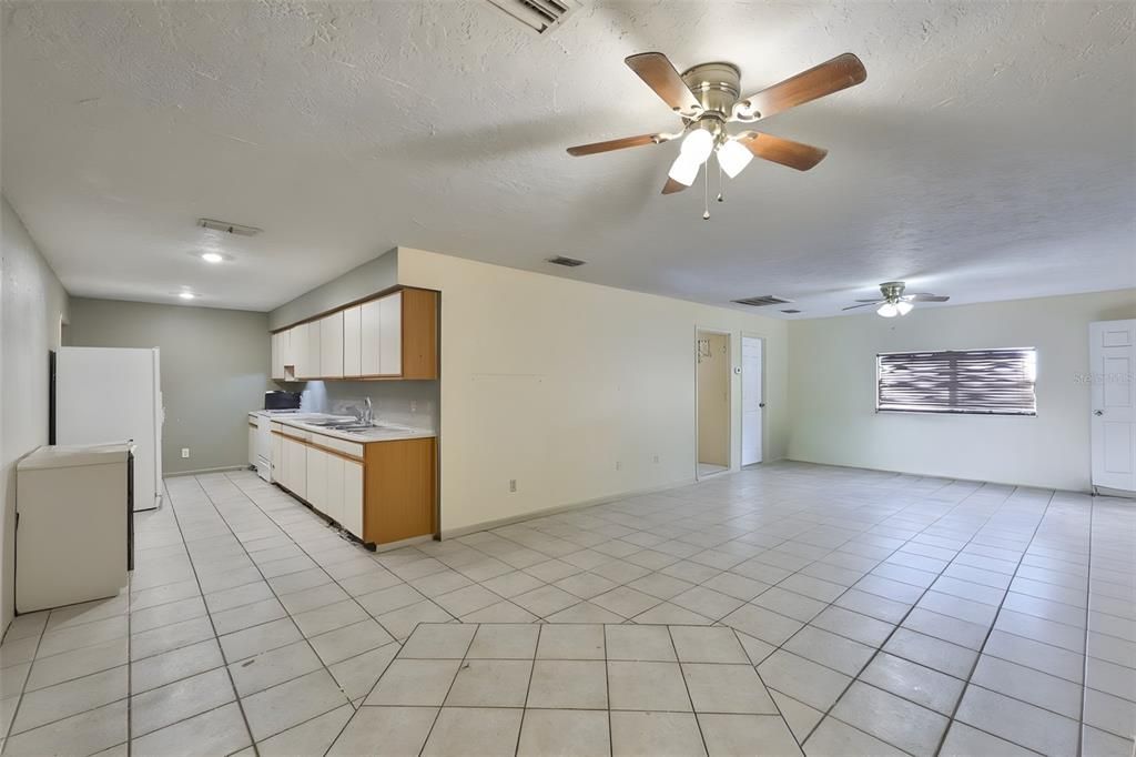 For Sale: $160,000 (2 beds, 1 baths, 1024 Square Feet)