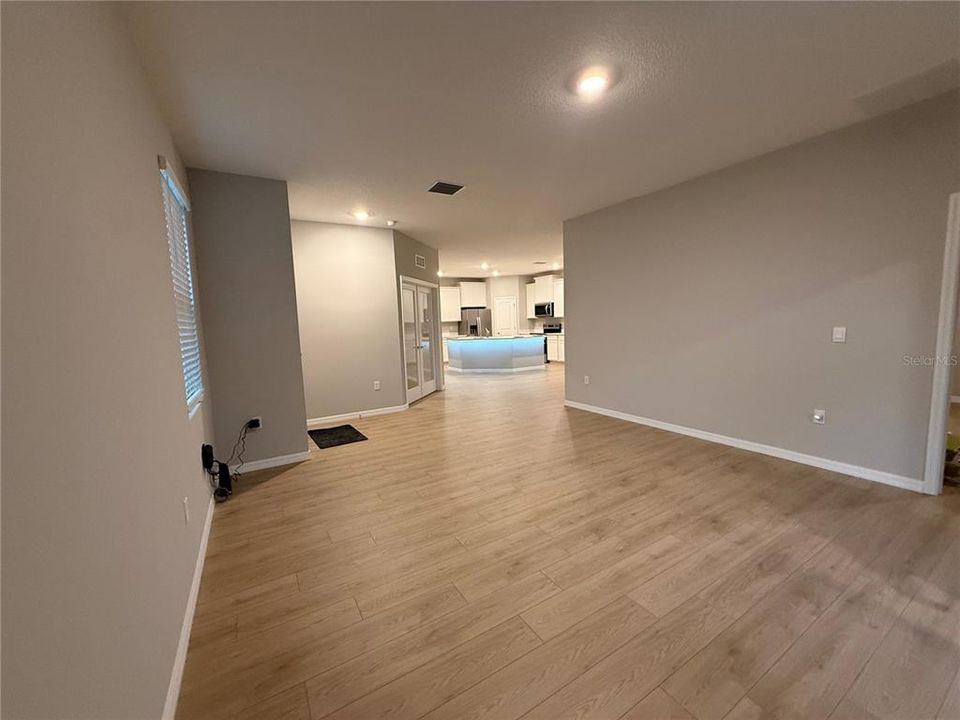 For Rent: $2,500 (3 beds, 2 baths, 1565 Square Feet)
