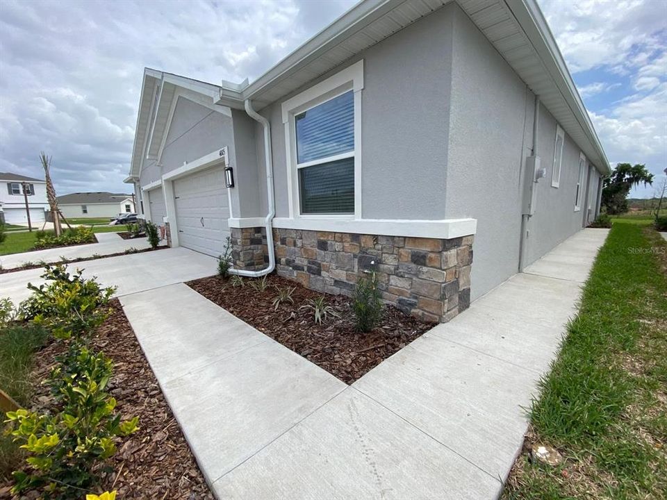 For Rent: $2,500 (3 beds, 2 baths, 1565 Square Feet)