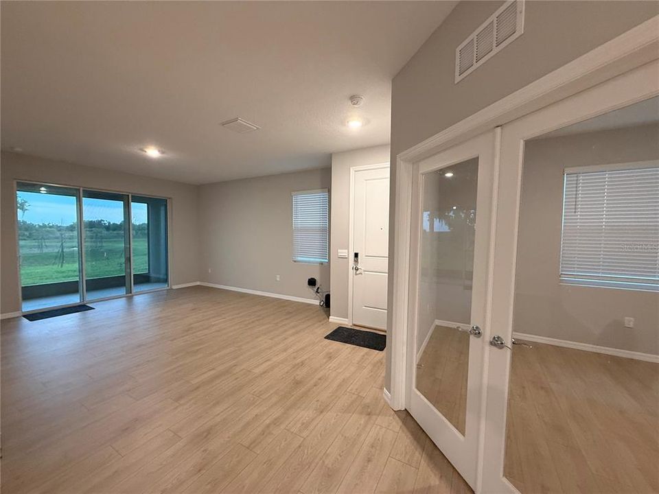 For Rent: $2,500 (3 beds, 2 baths, 1565 Square Feet)
