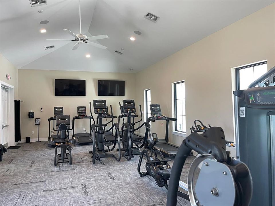 For Rent: $2,500 (3 beds, 2 baths, 1565 Square Feet)