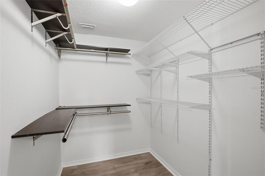Activo con contrato: $254,900 (3 camas, 2 baños, 1597 Pies cuadrados)