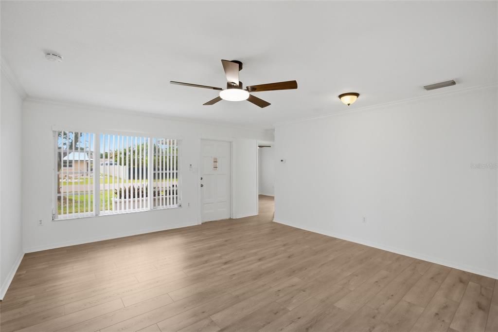 Activo con contrato: $254,900 (3 camas, 2 baños, 1597 Pies cuadrados)