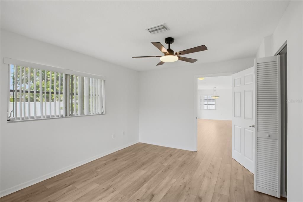 Activo con contrato: $254,900 (3 camas, 2 baños, 1597 Pies cuadrados)