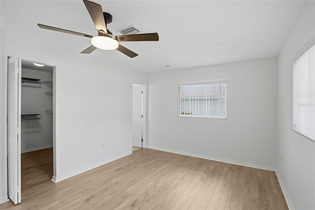 Activo con contrato: $254,900 (3 camas, 2 baños, 1597 Pies cuadrados)