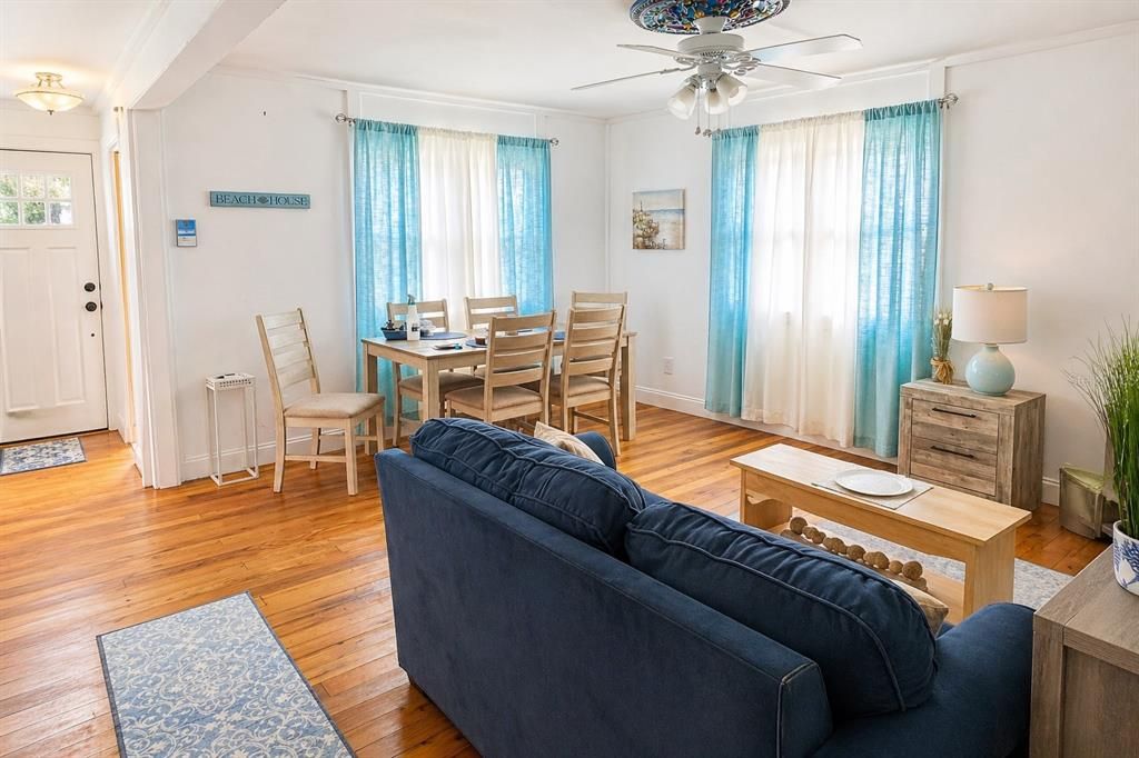 En Venta: $1,490,000 (4 camas, 3 baños, 1104 Pies cuadrados)