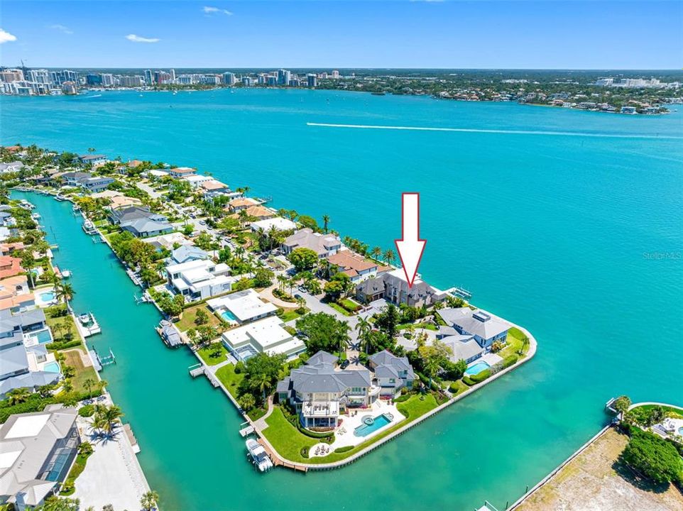 For Sale: $11,900,000 (5 beds, 5 baths, 6527 Square Feet)